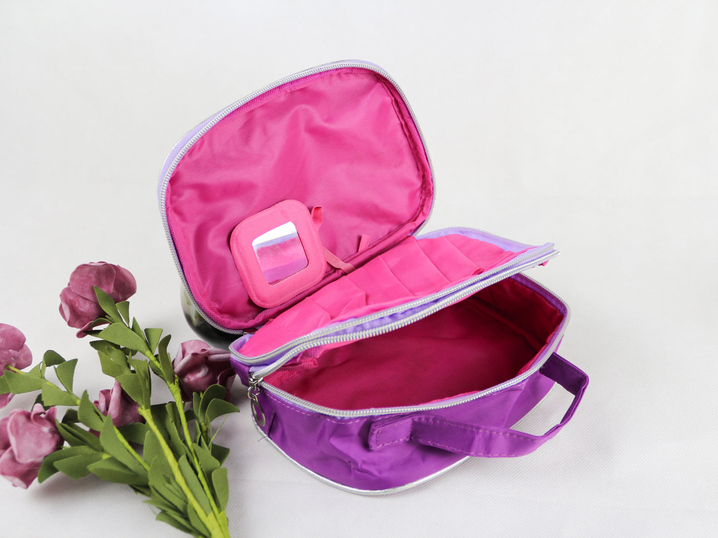 Portable cosmetic storage bag