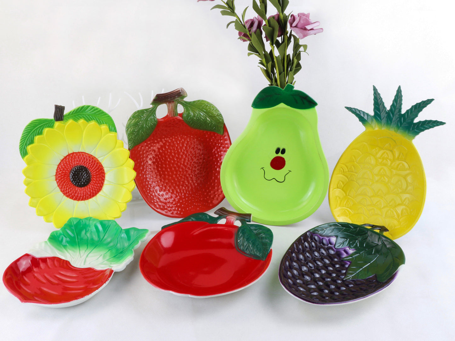 Fruit shaped fruit and vegetable plate