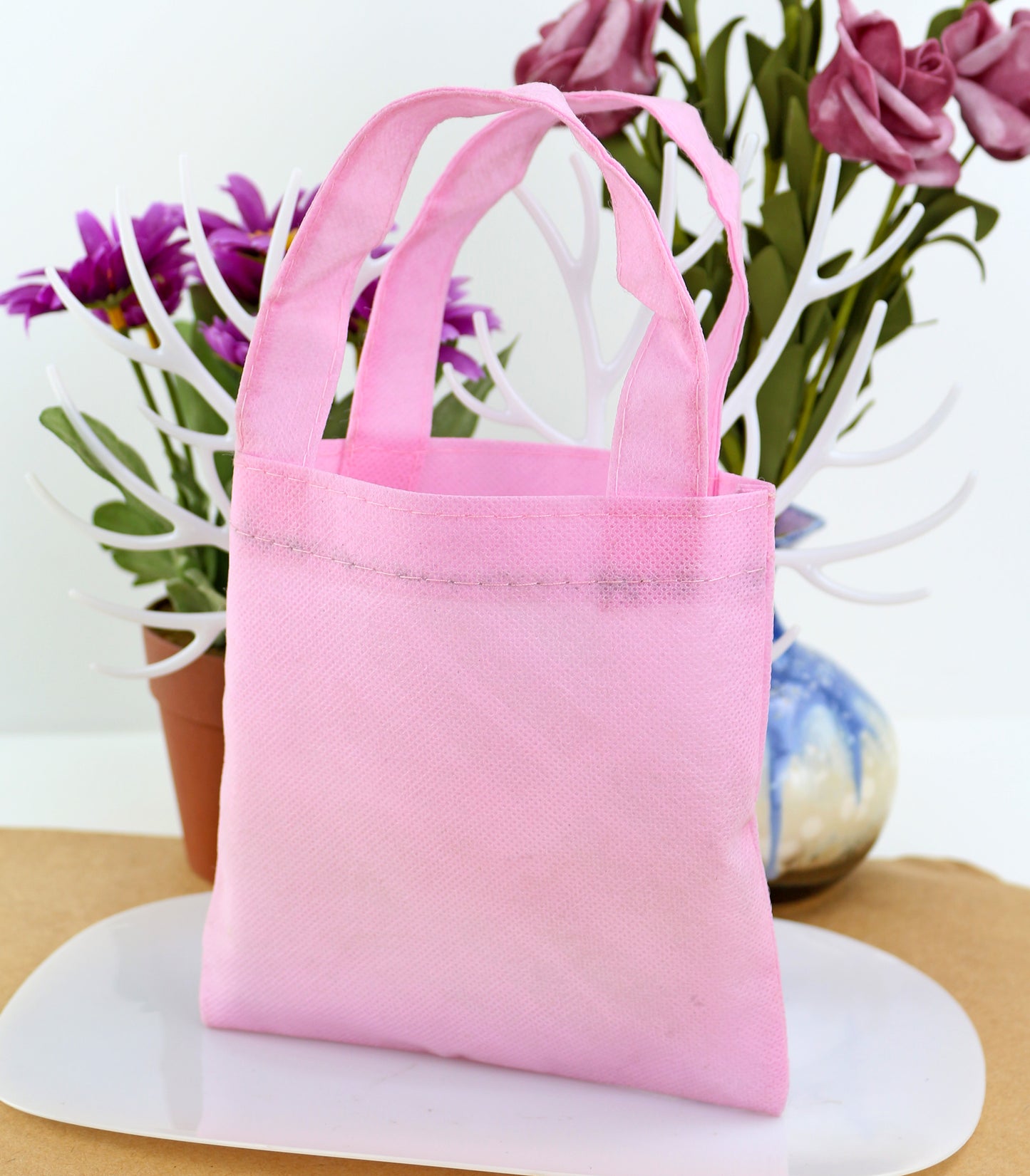 Colored non-woven handbag